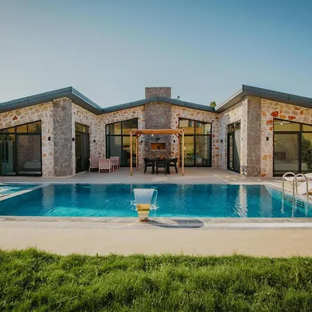 Samatagold Villa *